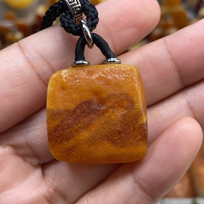 【闪购商品】琥珀颈饰未镶嵌
