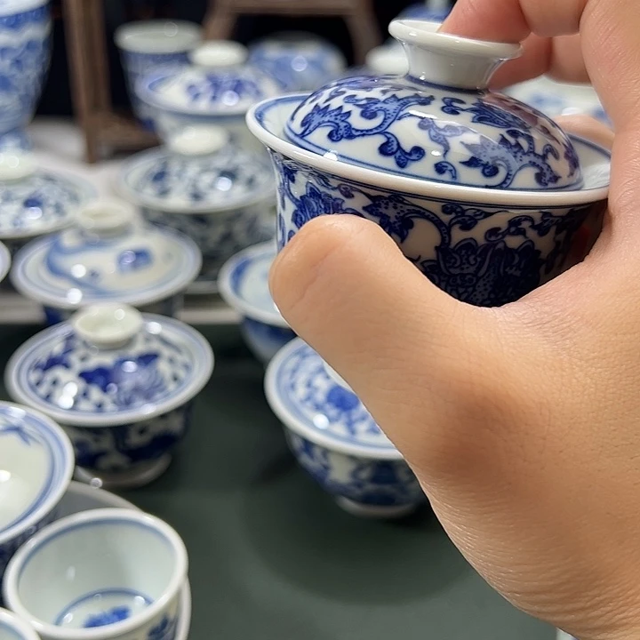 追***年微瑕柴窑点工缠枝花卉