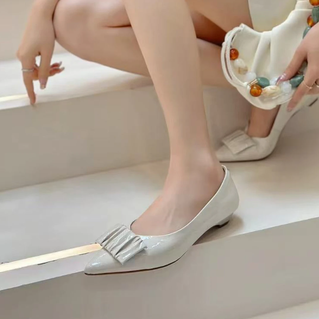 85102广版新款头层牛皮平底不累脚超舒适透气单鞋