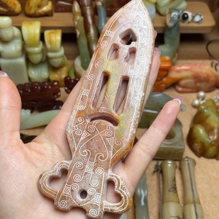 蛇纹石玉未镶嵌颈饰