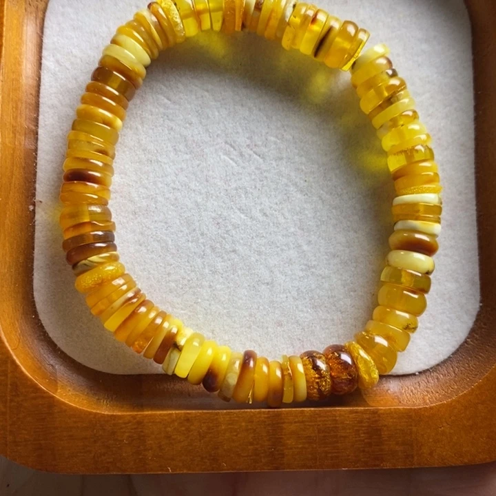 蜜蜡裸石未镶嵌尺寸8加，瑕疵，8.6g