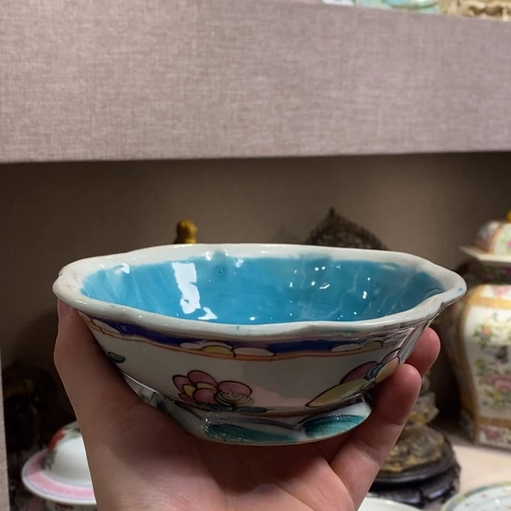 碗8965瓷器—松石绿地粉彩葵口碗