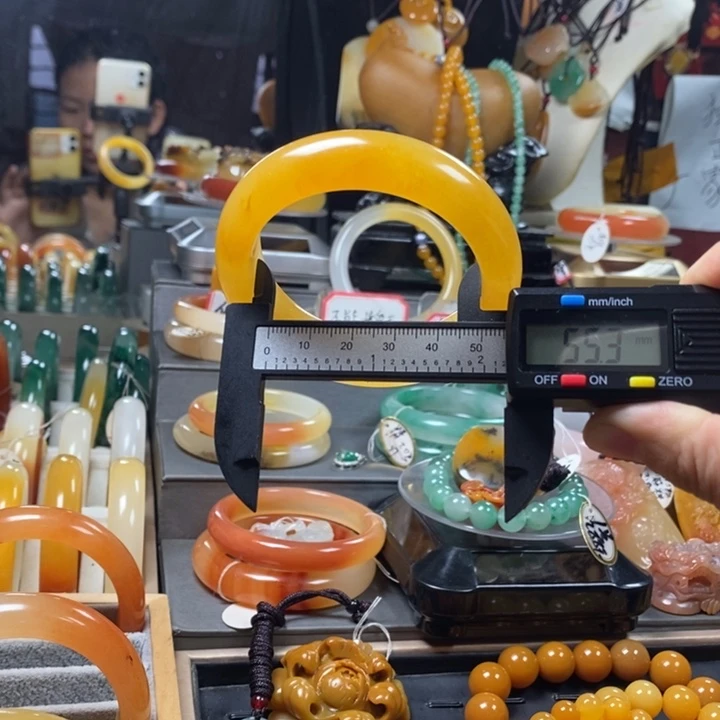 石英质玉（黄龙玉）未镶嵌手镯