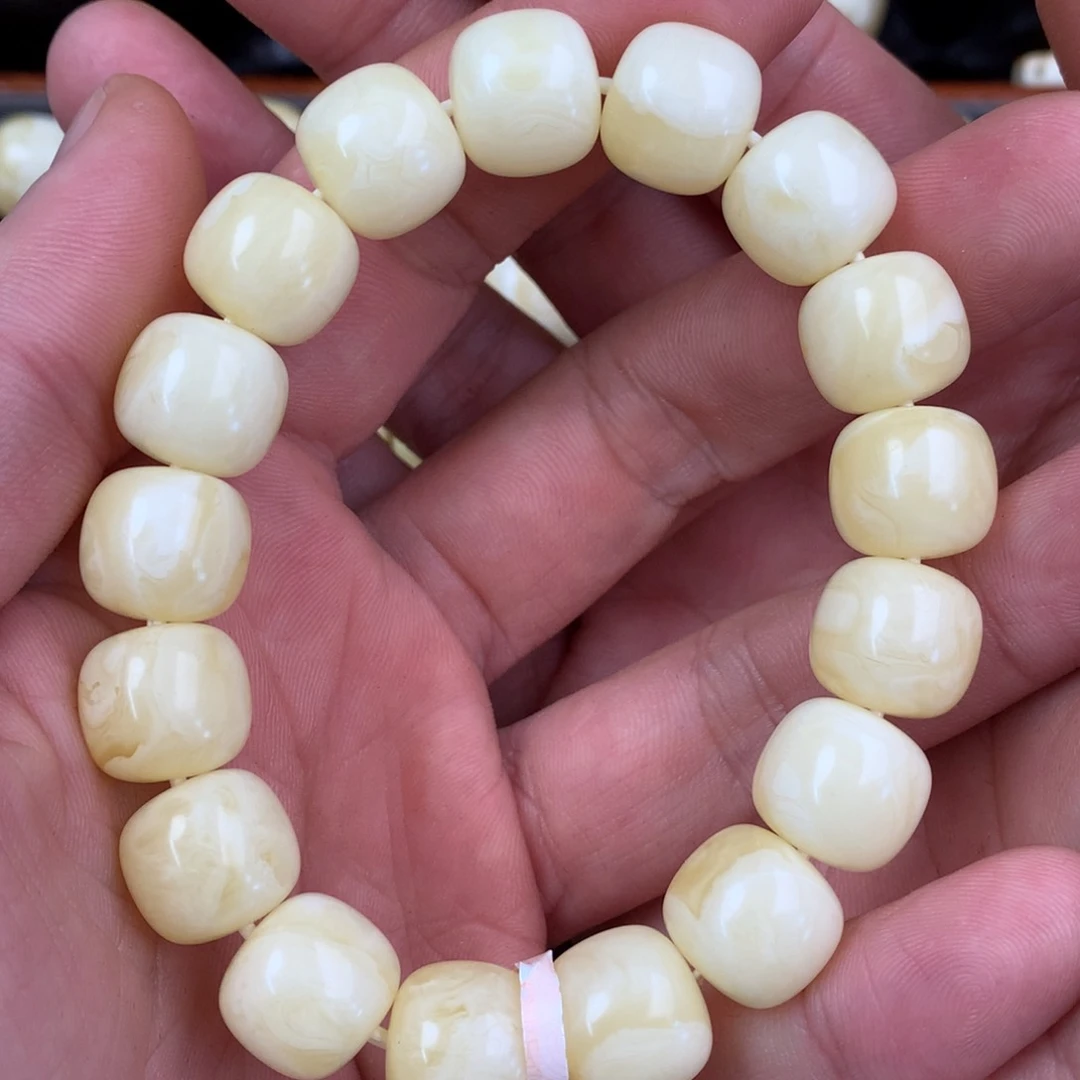 琥珀裸石未镶嵌蜜蜡