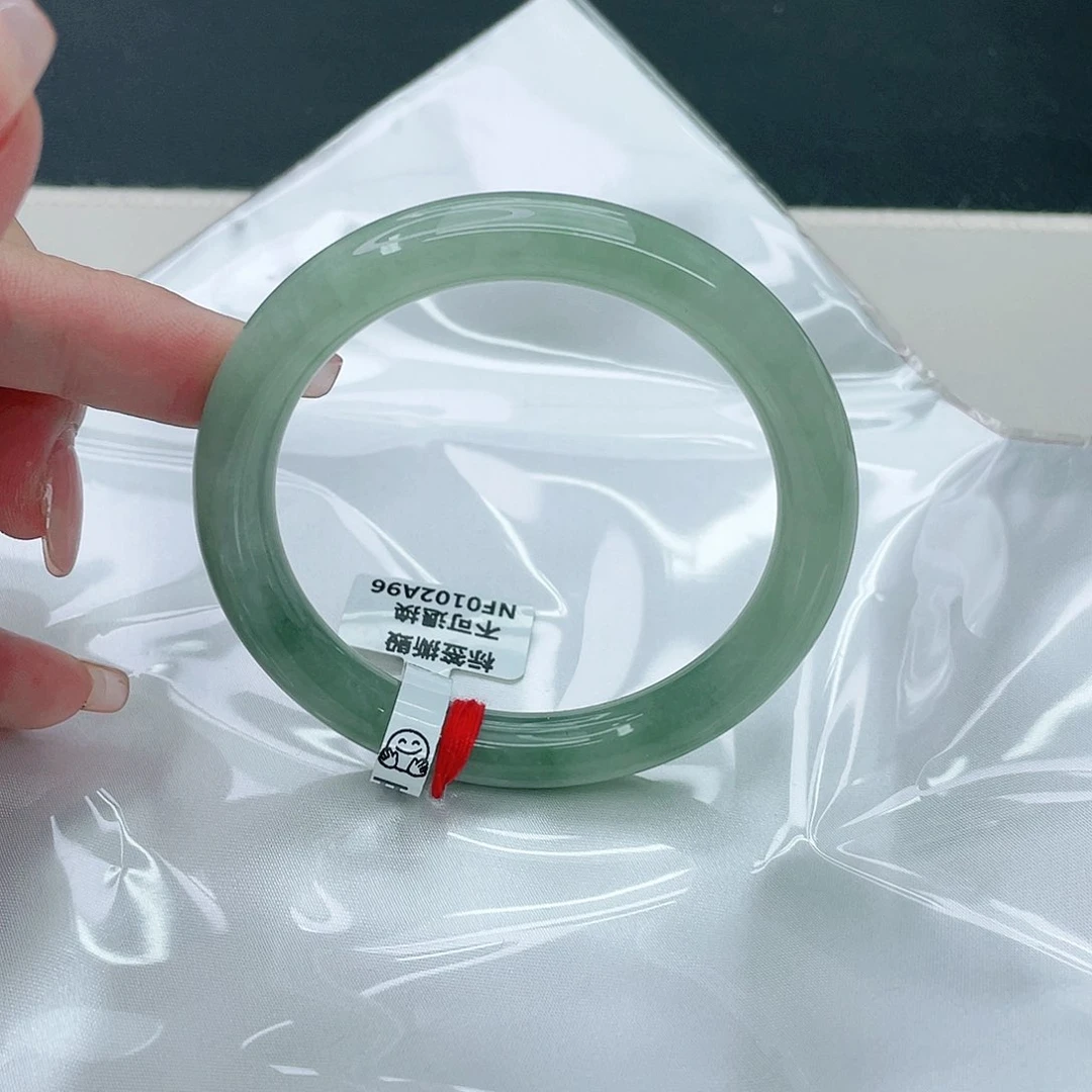 翡翠手镯未镶嵌圆56