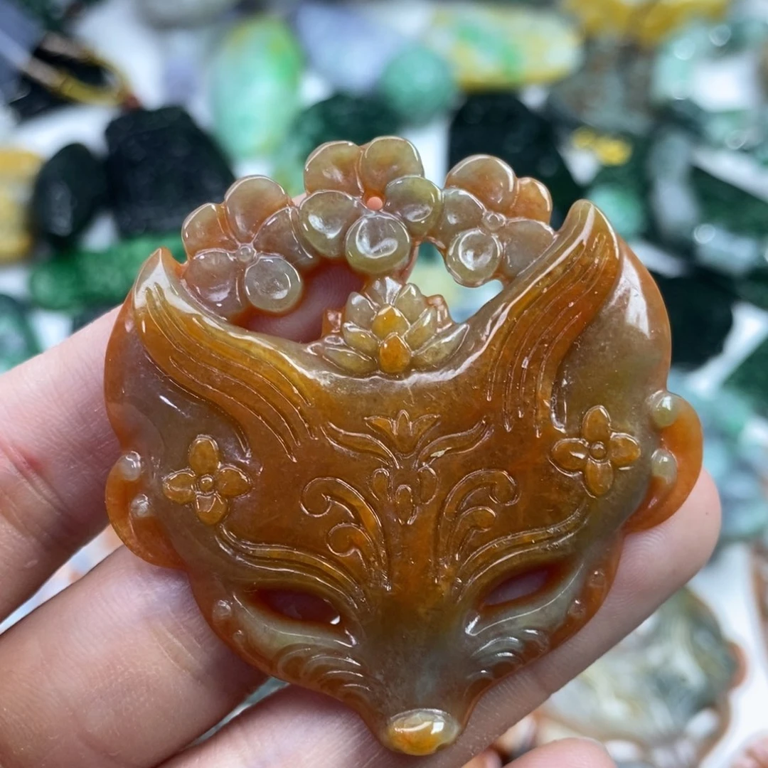 翡翠未镶嵌颈饰悠*舟