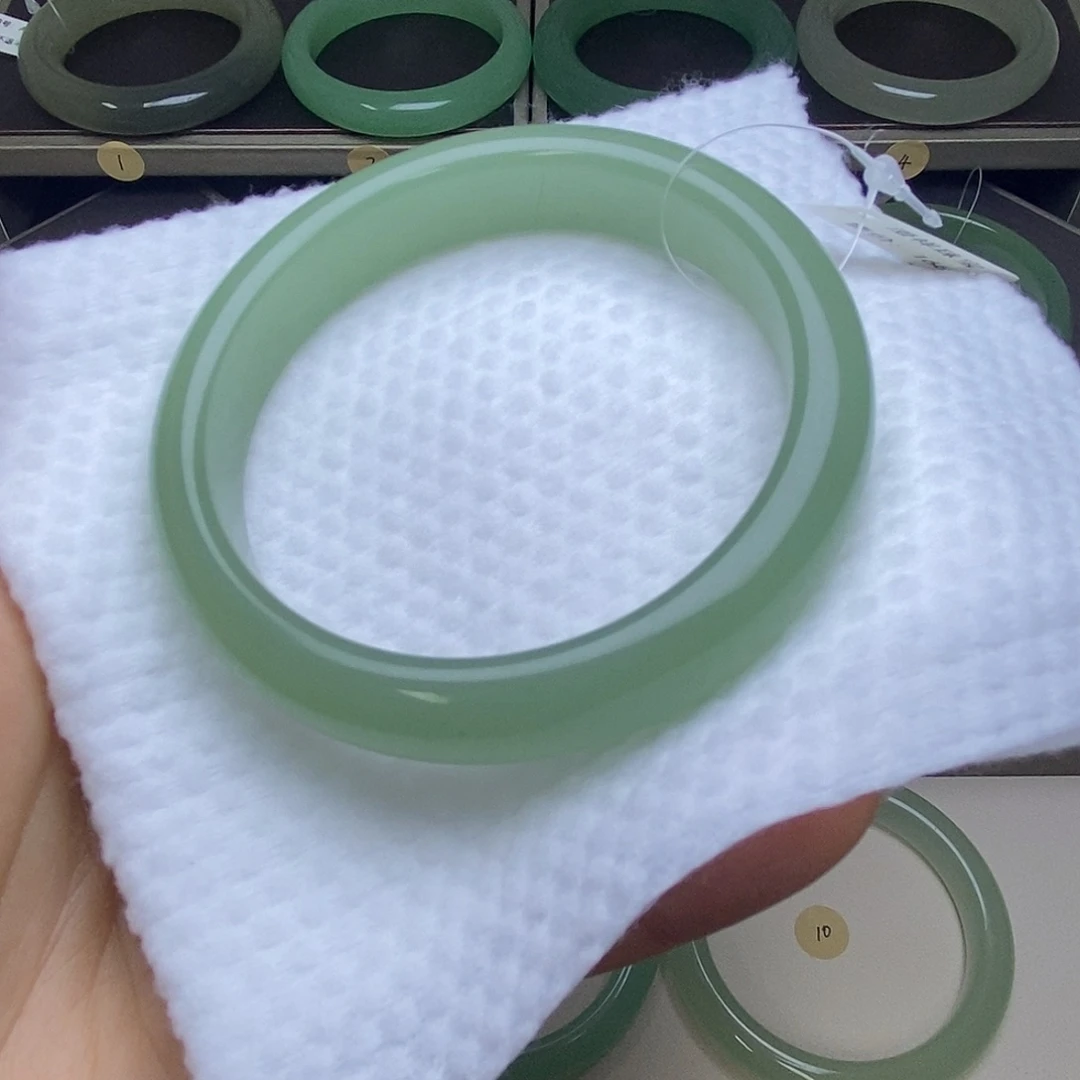 东陵石未镶嵌手镯