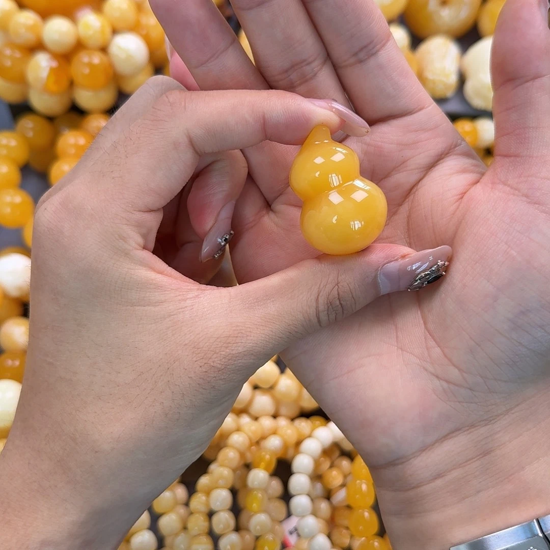 蜜蜡未镶嵌珠宝奇石11.4g