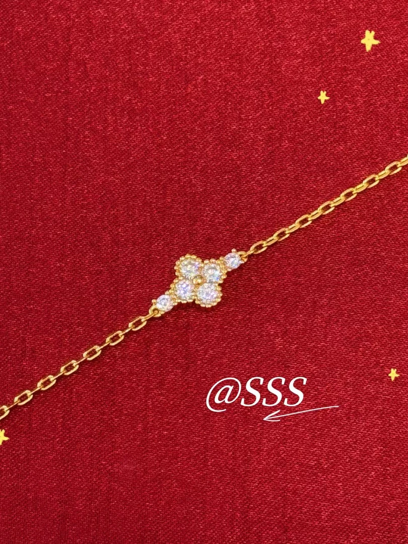 东方简珠宝S3470 金色满钻单花四叶草手链