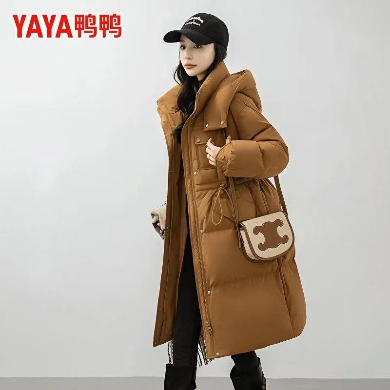 YAYA/鸭鸭连帽加厚长款过膝黑色纯色保暖女羽绒服YE4B600855L