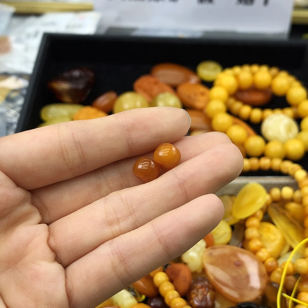 未镶嵌琥珀珠宝奇石晕**y