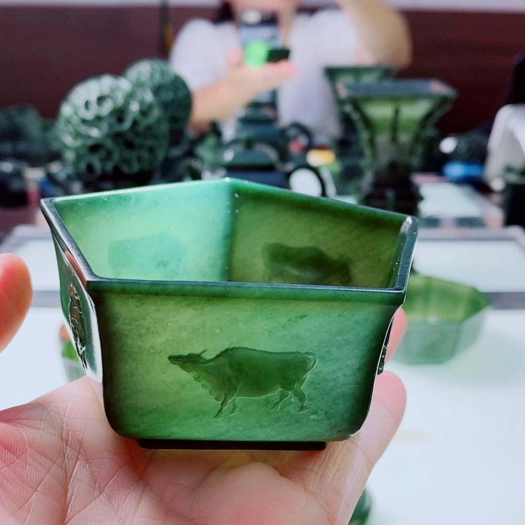 未镶嵌和田玉（青玉）摆件微瑕