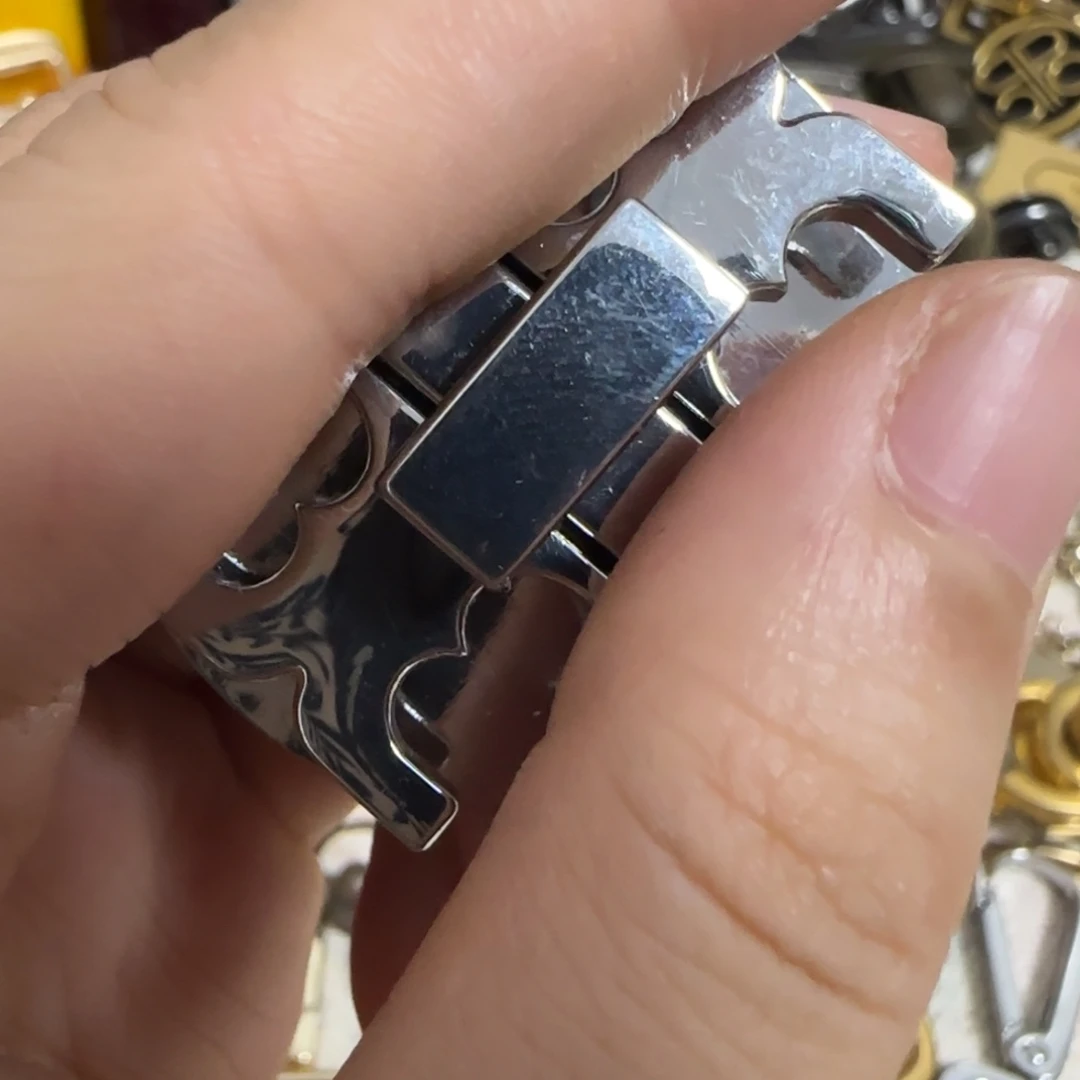TB3.8宽银色扭锁1元一个