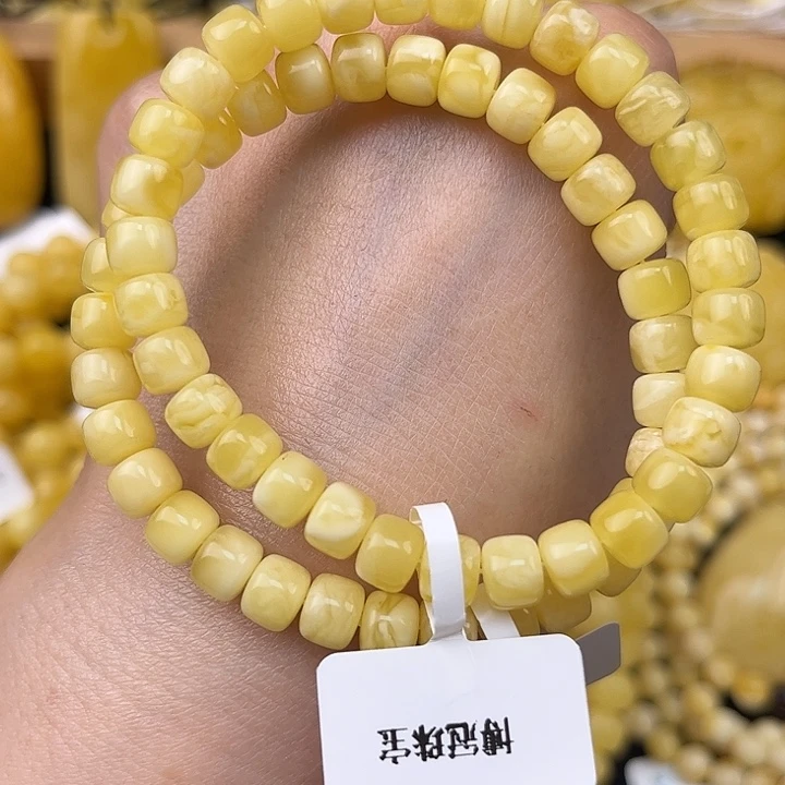 琥珀未镶嵌颈饰琥珀，多样性发其一