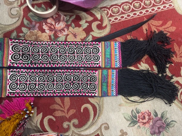 苗族刺绣，伊宝的