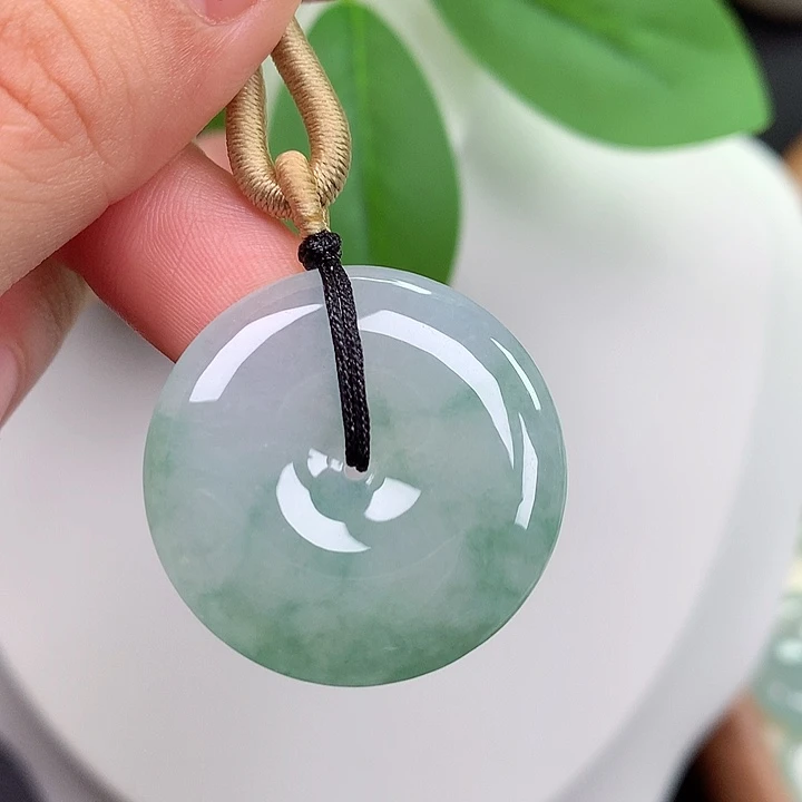 翡翠未镶嵌颈饰平安扣 28x4.8mm