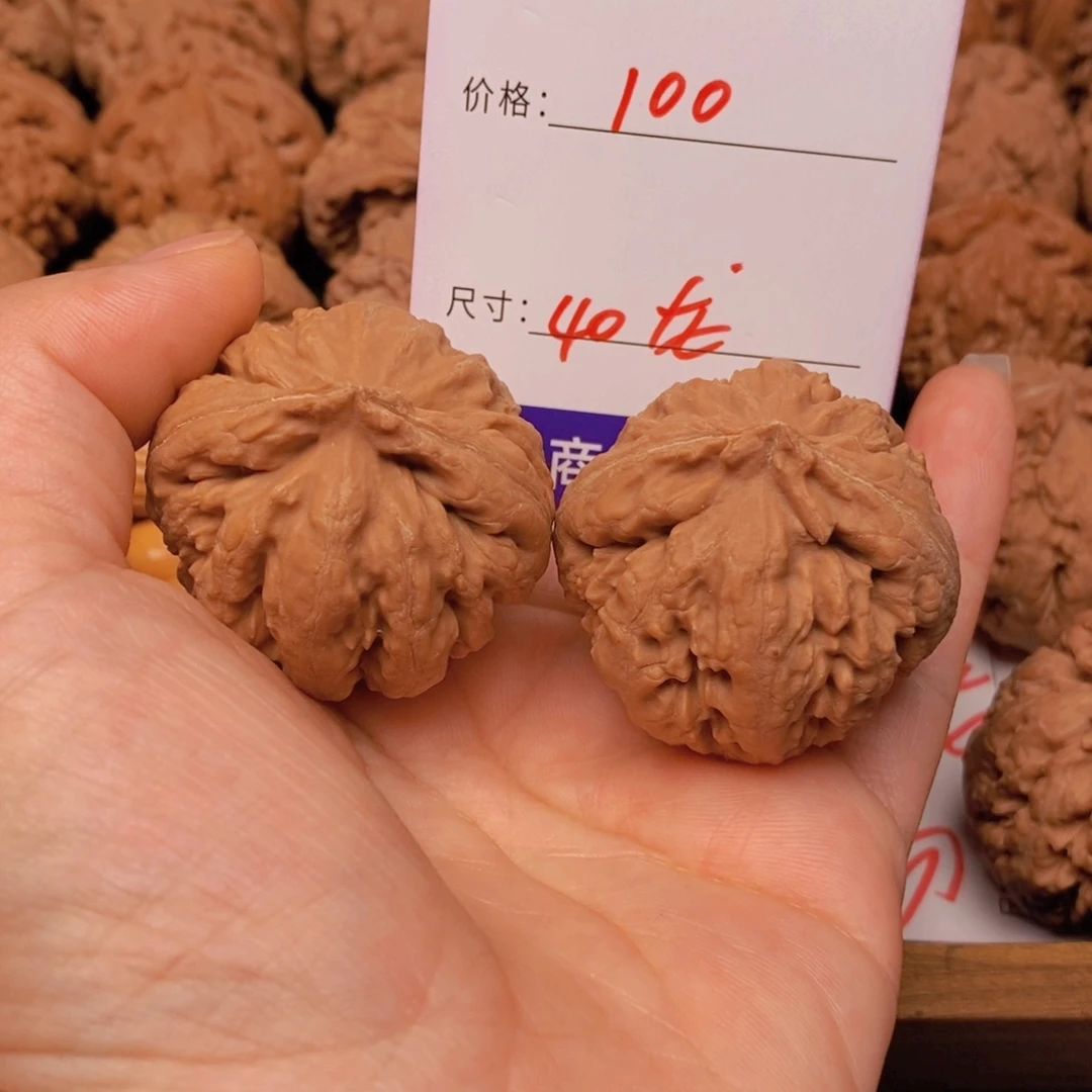 文玩核桃霸王龙核桃