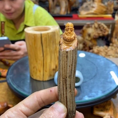 柏木用****9太行崖柏根雕