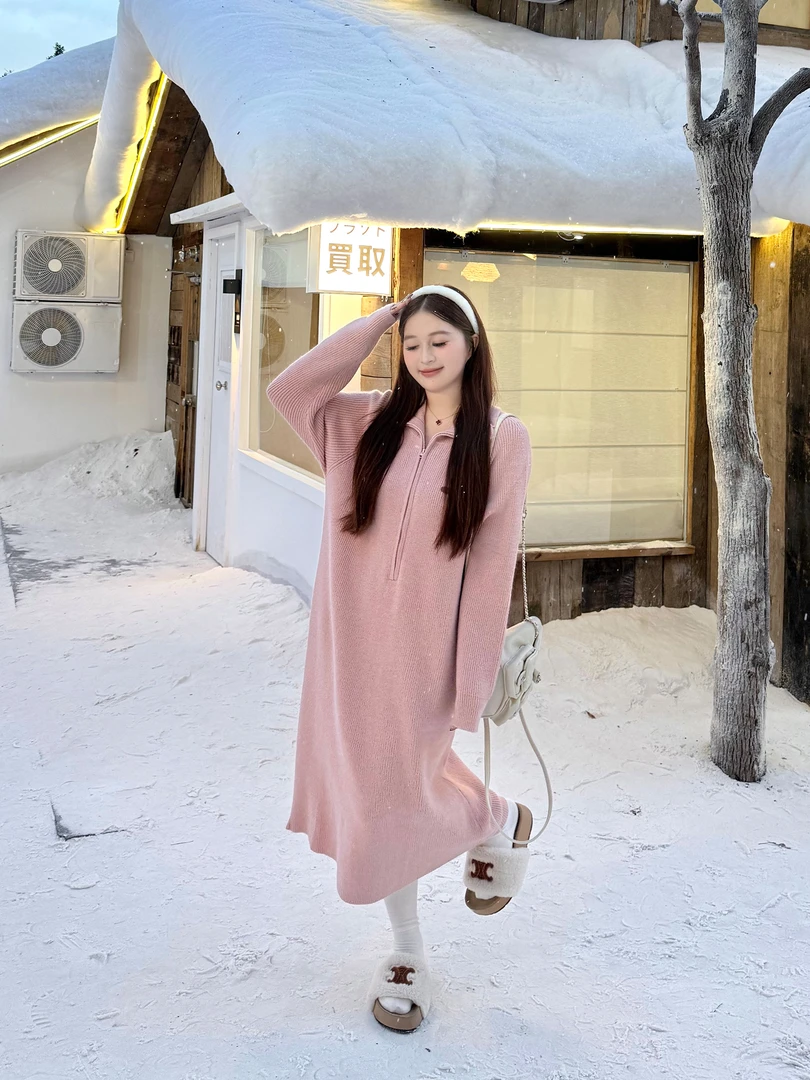 月半鱼【冬日恋人】慵懒风大码女装胖妹妹显瘦连衣裙粉色直筒毛衣裙