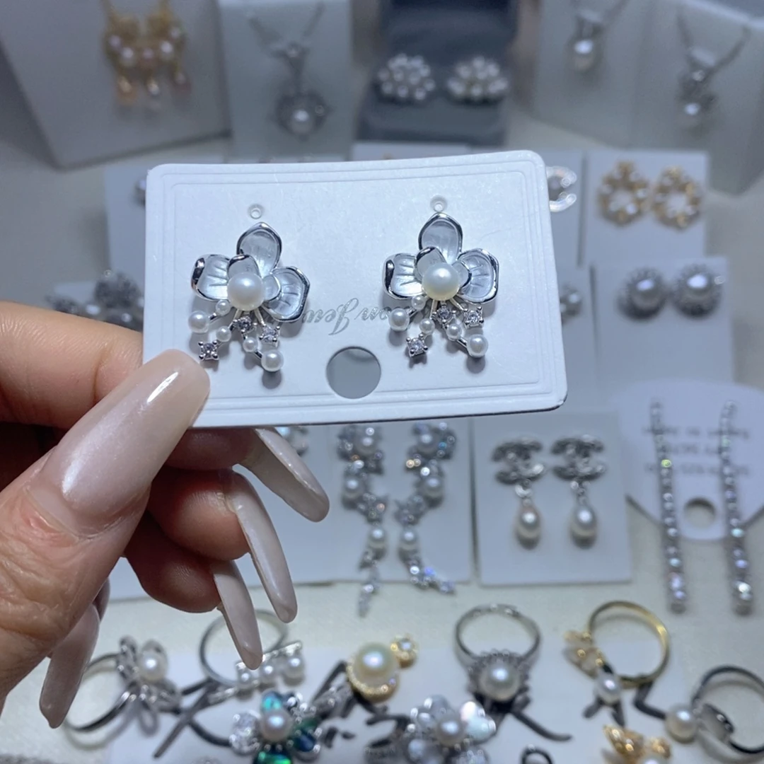 淡水珍珠未镶嵌耳饰