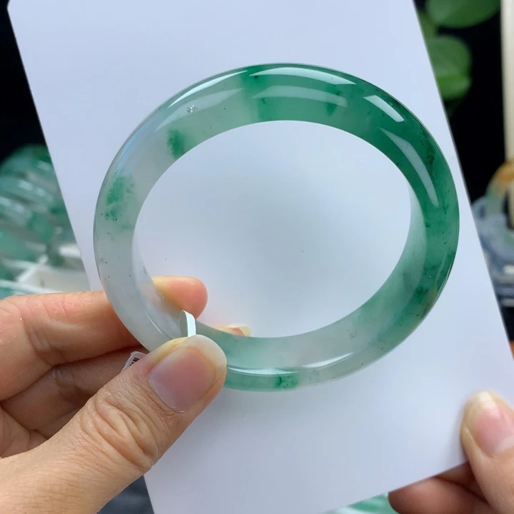 石英质玉未镶嵌手镯