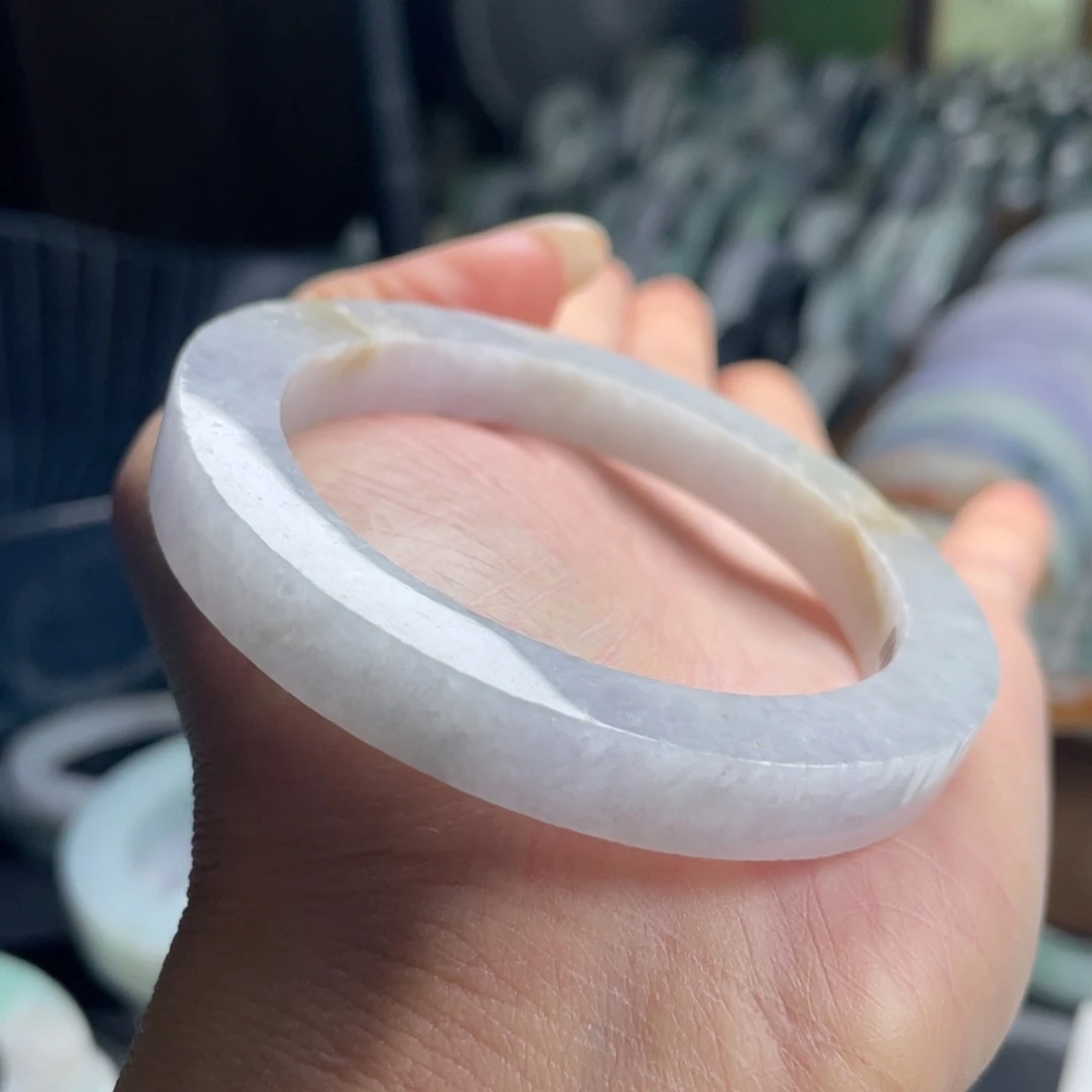 定制翡翠未镶嵌翡翠手镯