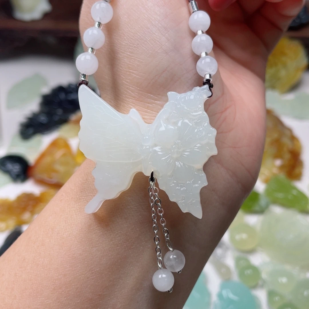 蛇纹石玉颈饰未镶嵌