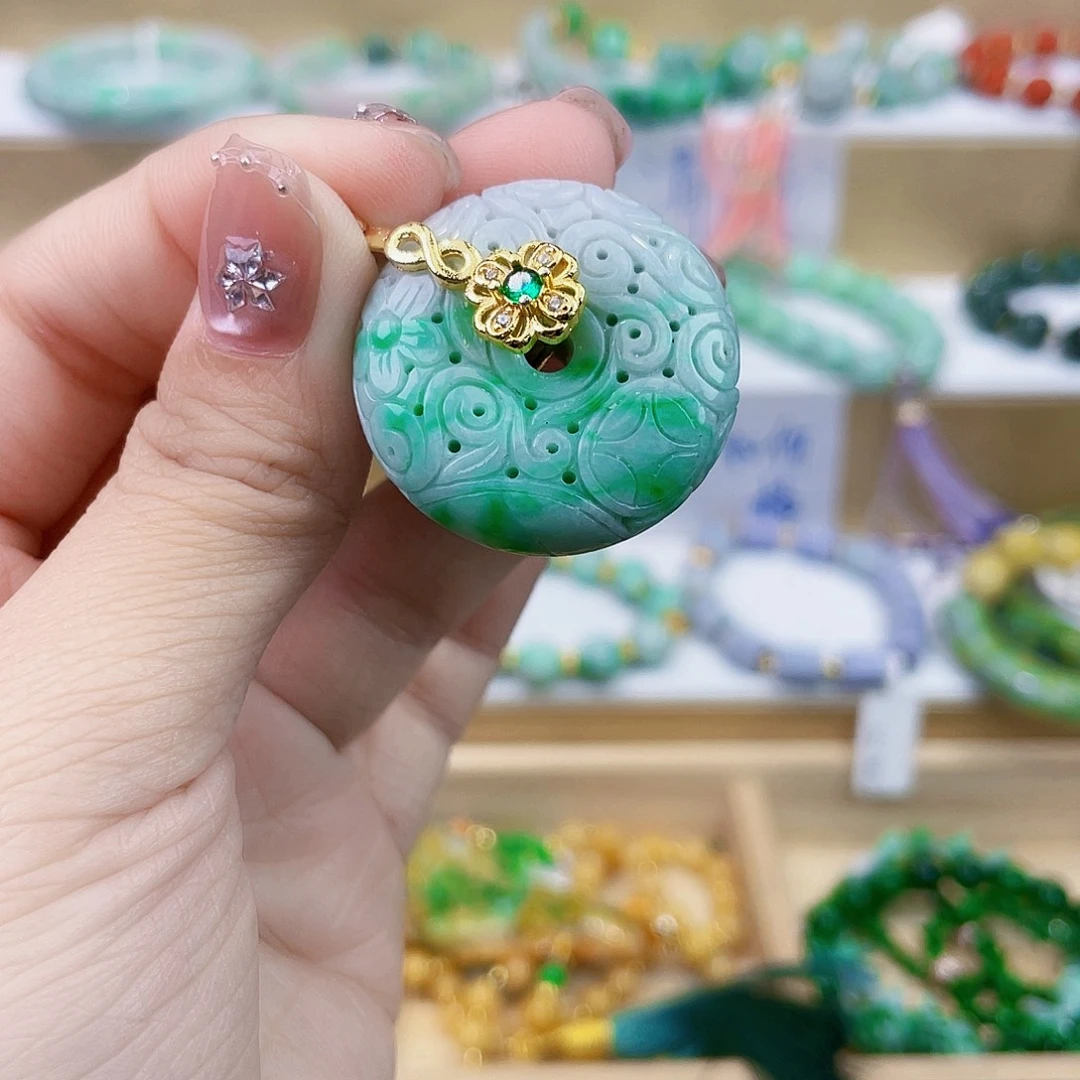 翡翠未镶嵌手链吊坠