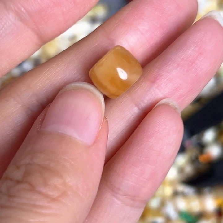 未镶嵌蜜蜡裸石10.4mm一个
