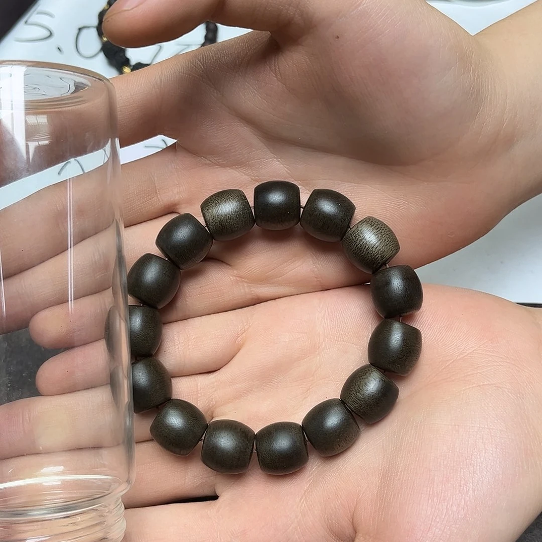 大叶紫檀（黑酸枝木类）