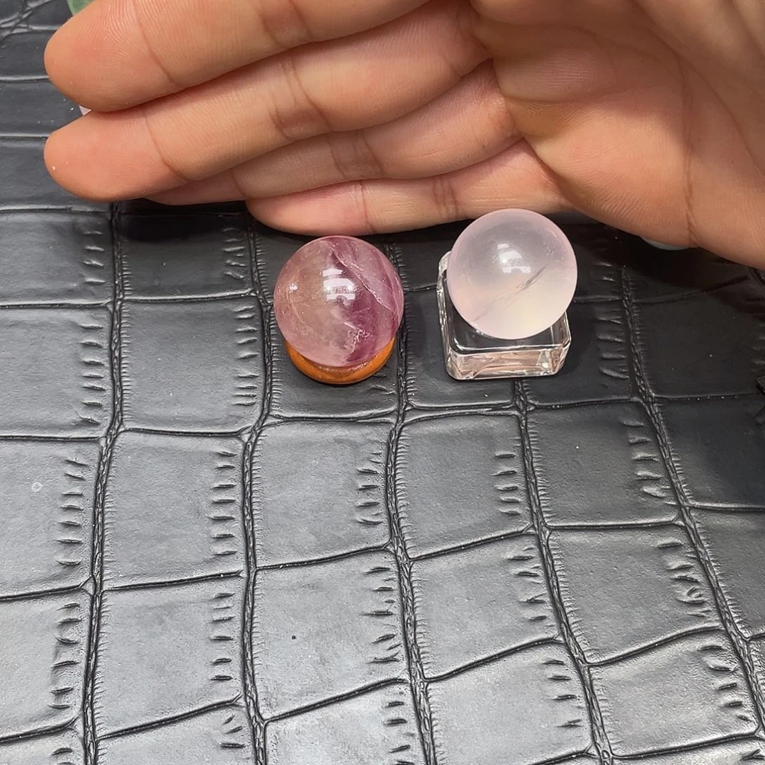 秦***安珠宝半成品水晶未镶嵌微瑕2.1