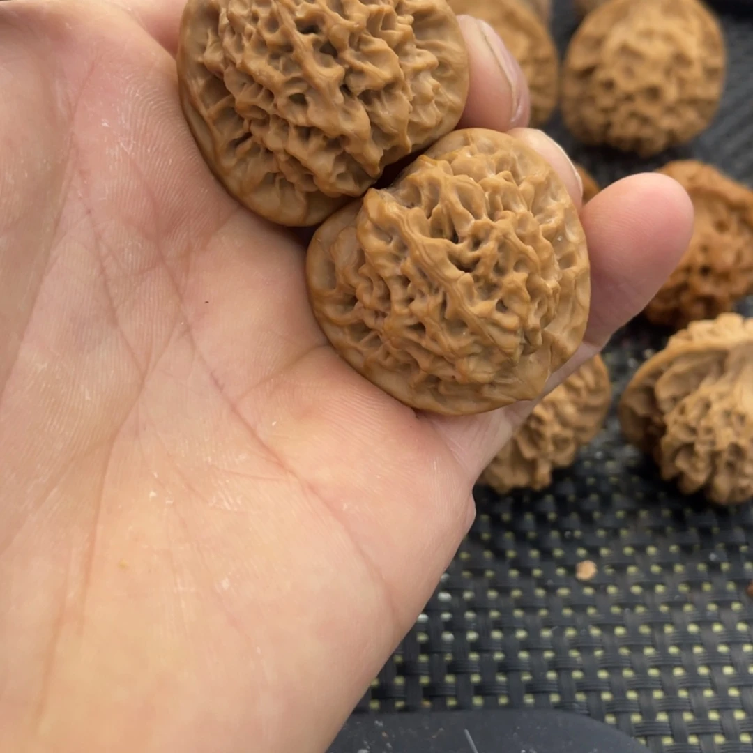 天**雨秦岭小王文玩核桃