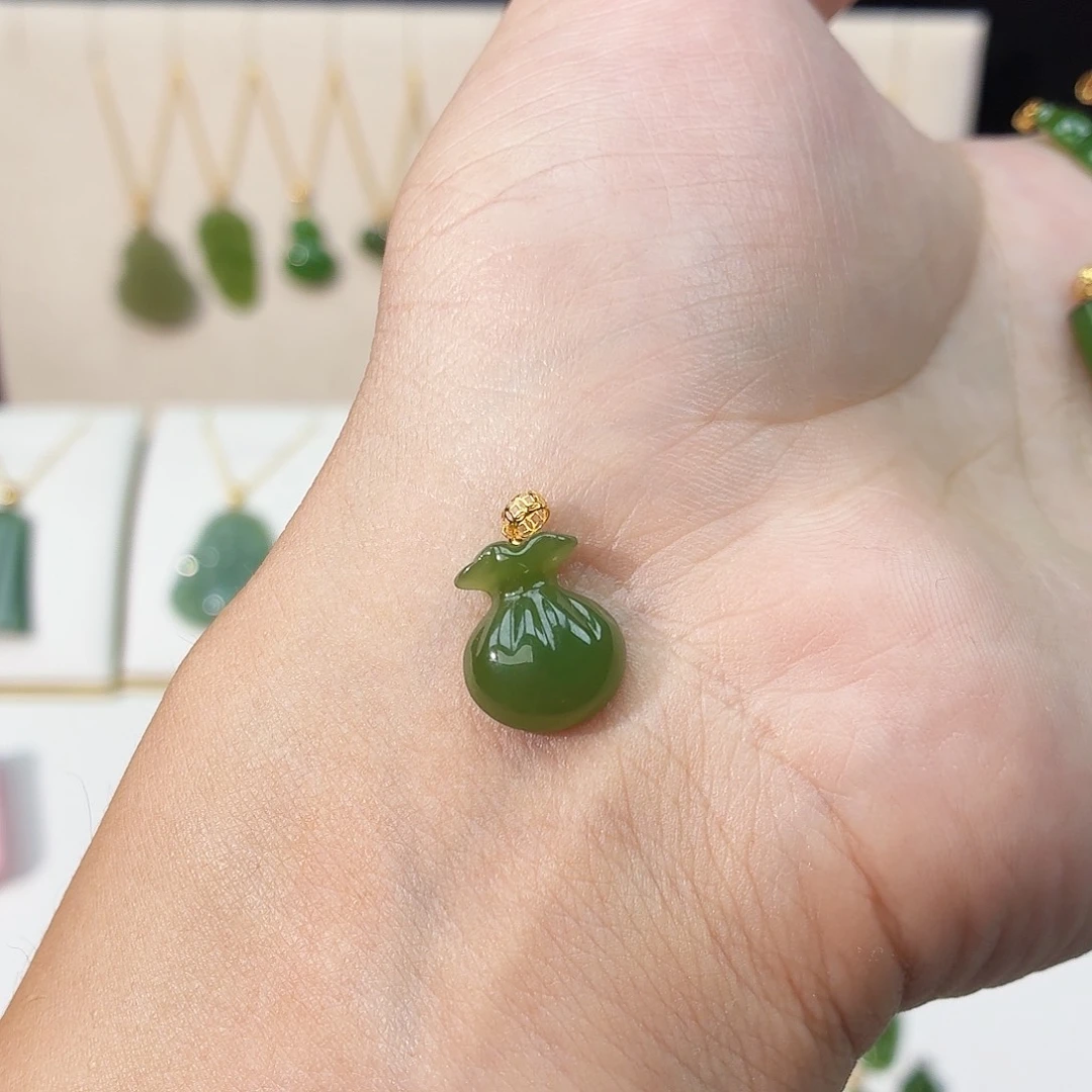 和田玉（碧玉）18K金镶嵌吊坠(赠链)