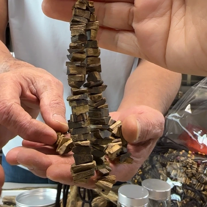 沉香碎屑沉香车挂