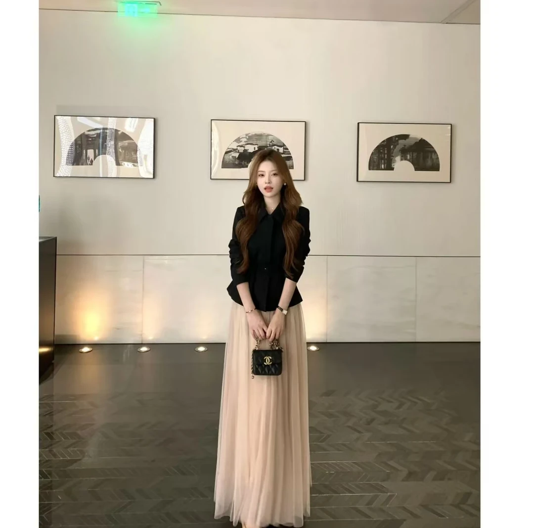 亚曼庄园秋季新款韩系高级感气质收腰显瘦西装外套+网纱半裙