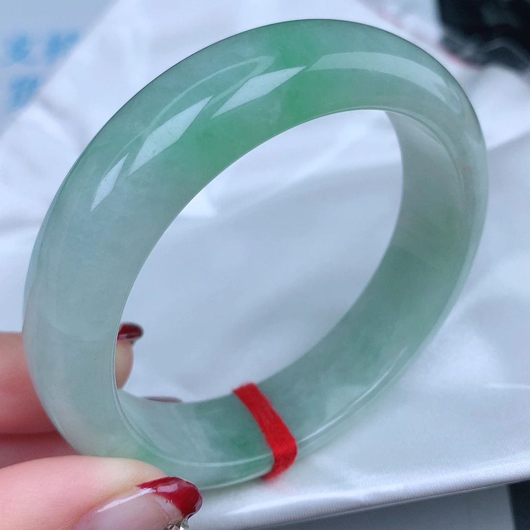 翡翠手镯未镶嵌天然