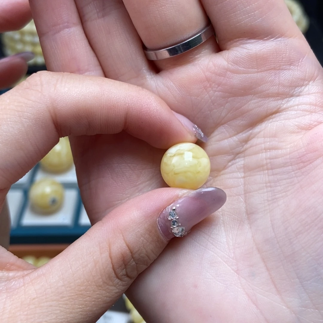 X***K蜜蜡未镶嵌珠宝奇石