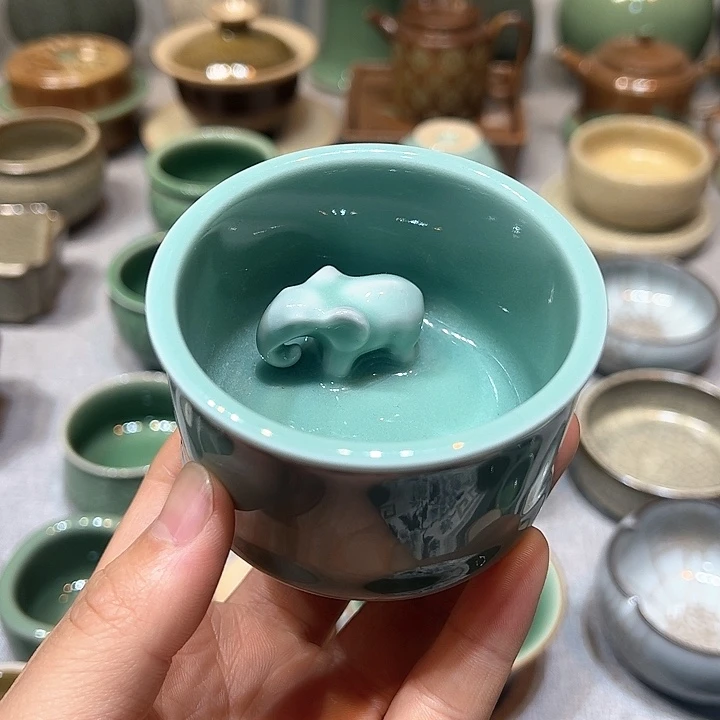 龙泉青瓷太平有象主人杯