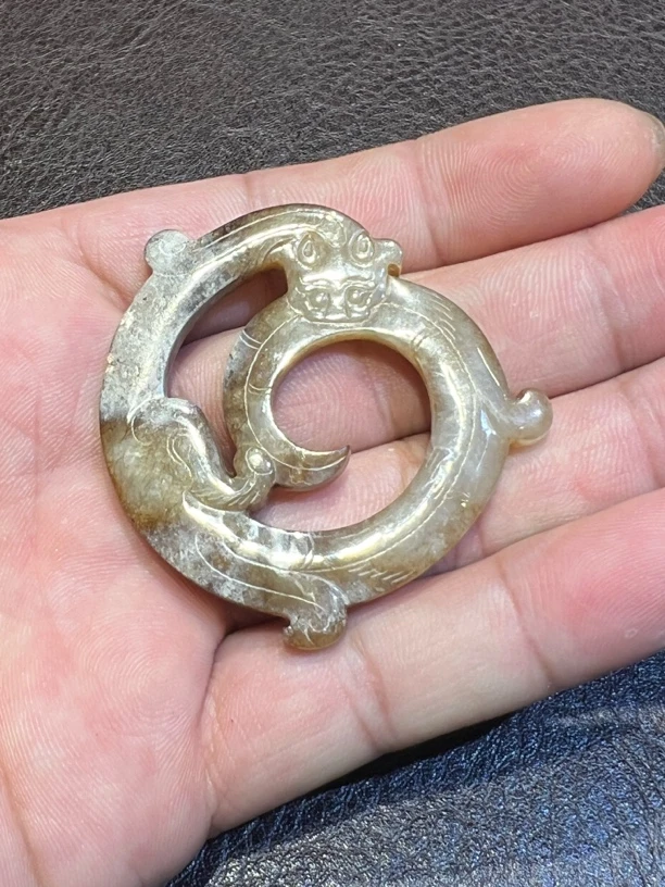 和田玉咬尾龍，高古玉器，佩戴佳品