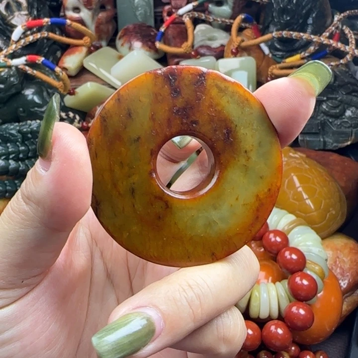 透闪石质玉未镶嵌珠宝奇石