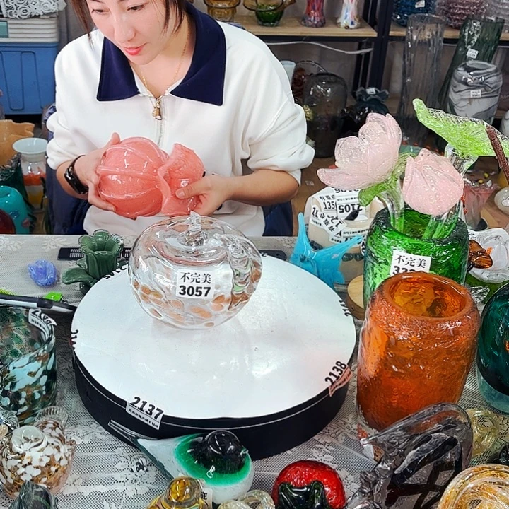 3057 家悦琉璃工艺品不完美