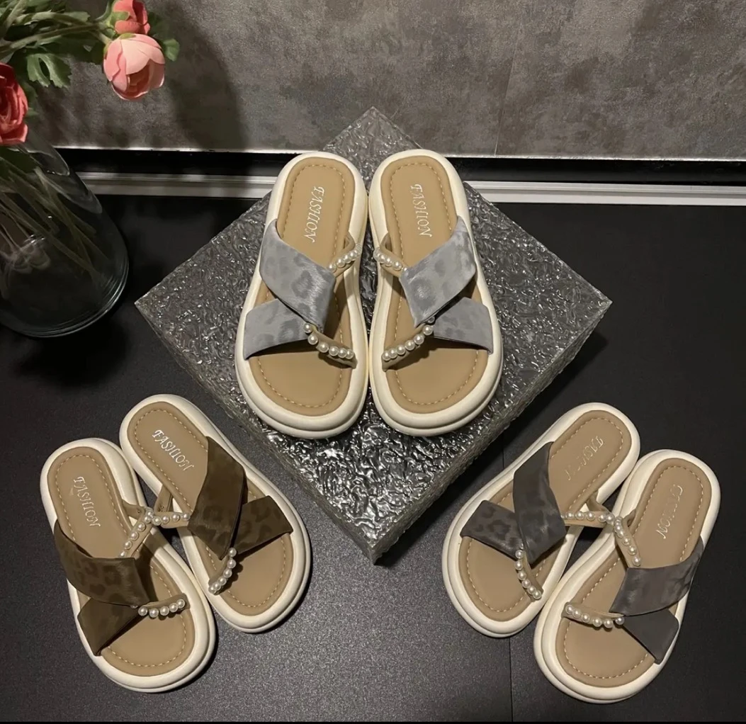 W2025夏季新款珍珠豹纹柔软带气质款时尚沙滩外穿厚底舒适拖鞋-5