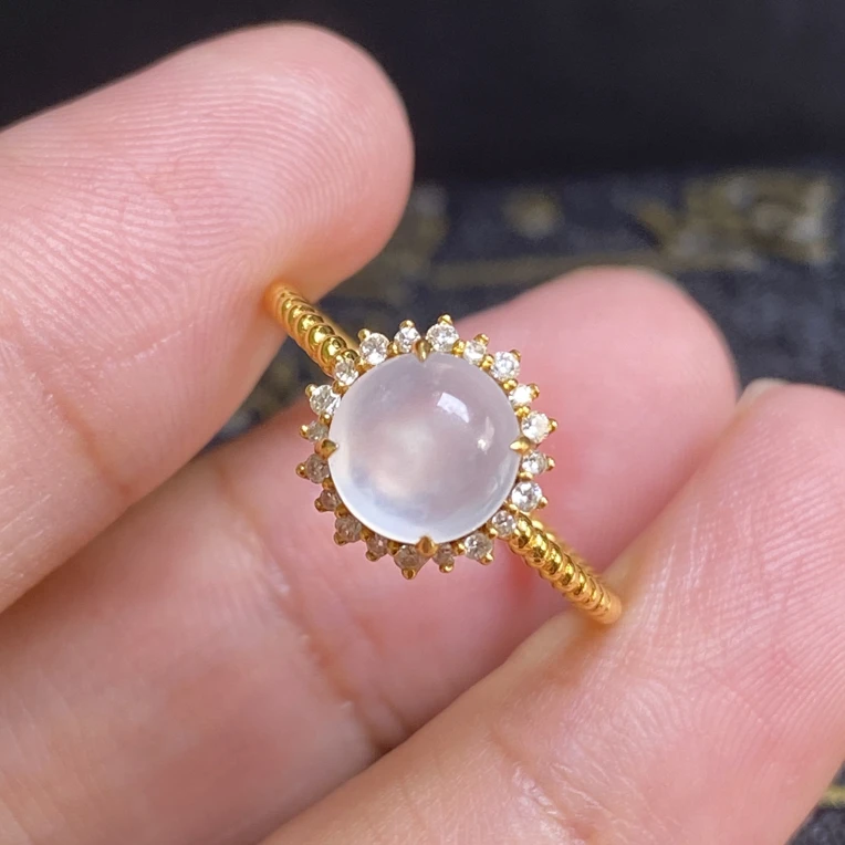 18K金镶嵌翡翠戒指