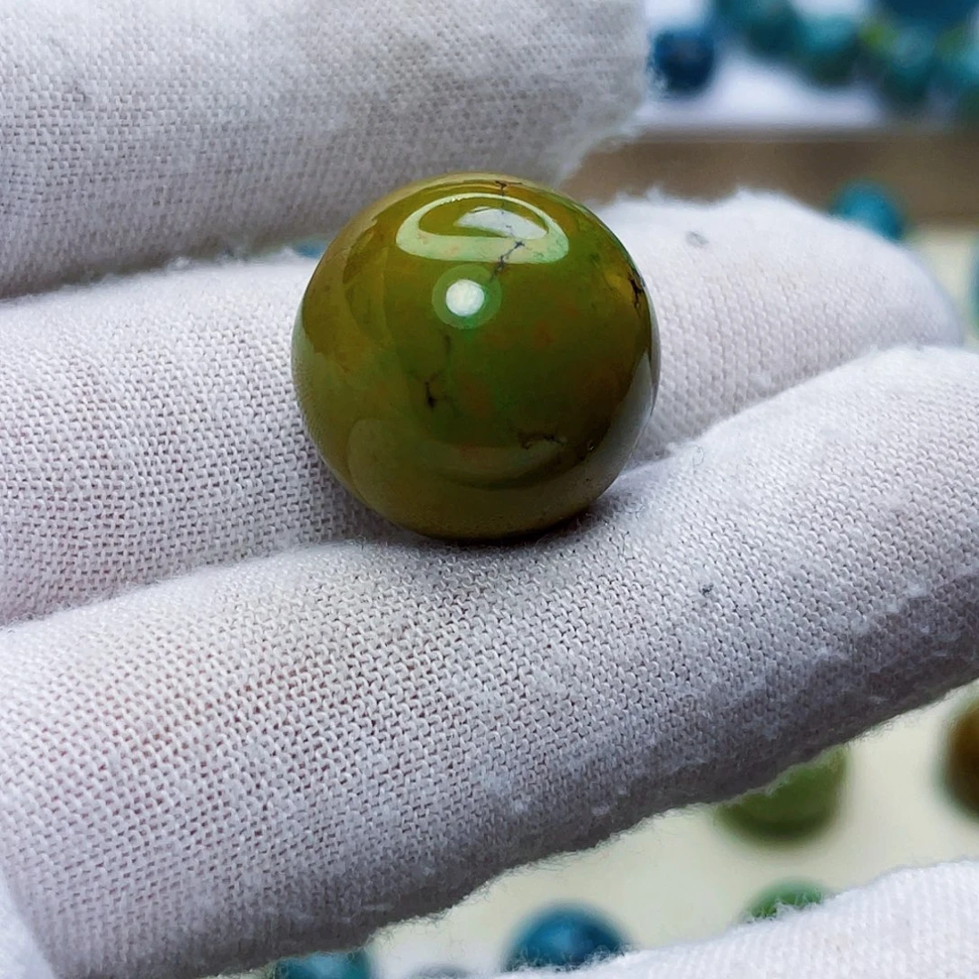 绿松石未镶嵌颈饰