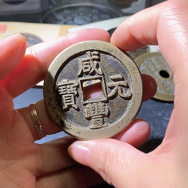 铜绊****曟星月华夏天玺总店