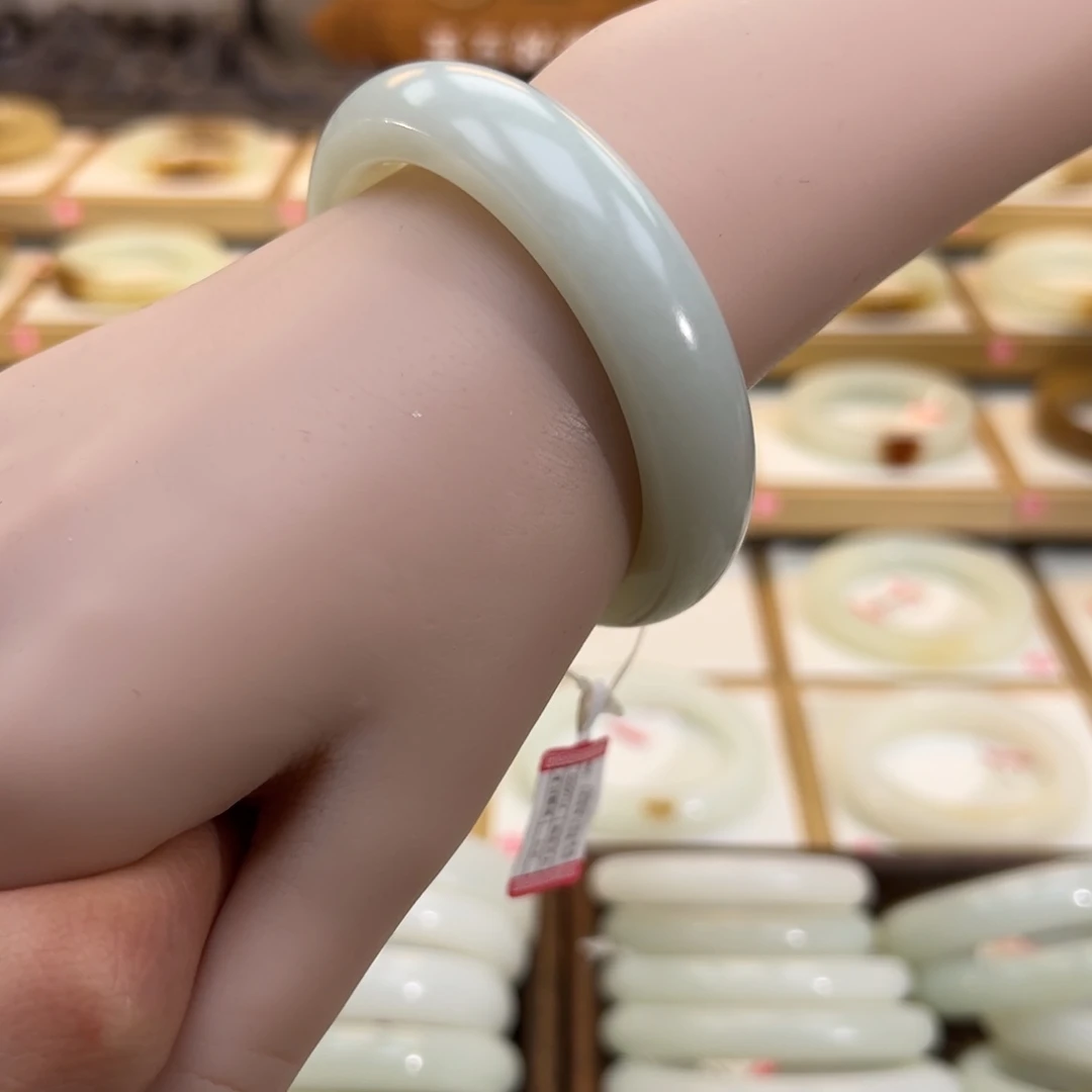 和田玉未镶嵌手镯1