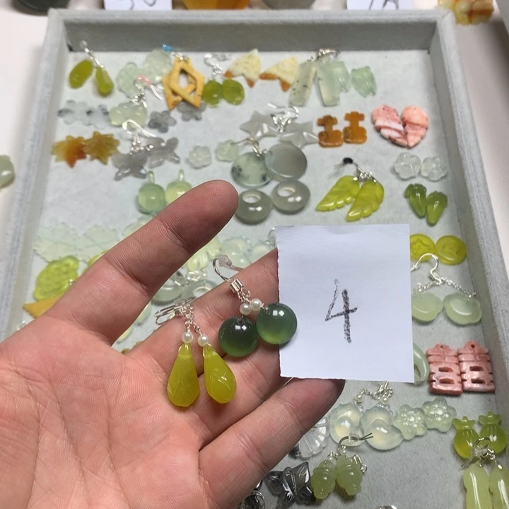 蛇纹石玉耳钉足银镀金镶嵌枳*积