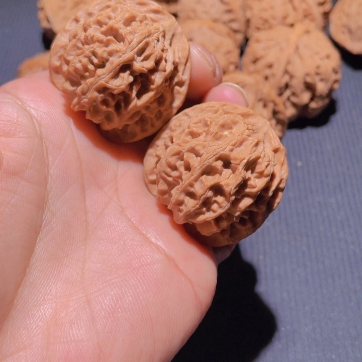 文玩核桃吊坠冬**年苹果园