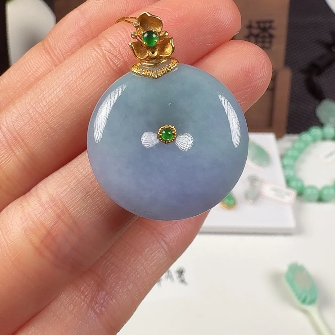 翡翠18K金镶嵌颈饰