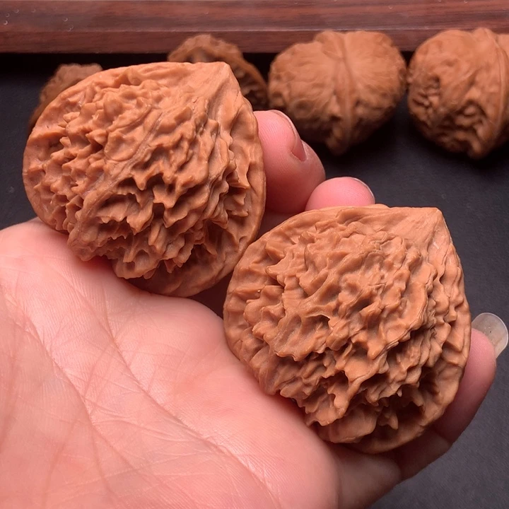 文玩核桃吊坠皇冠43尺